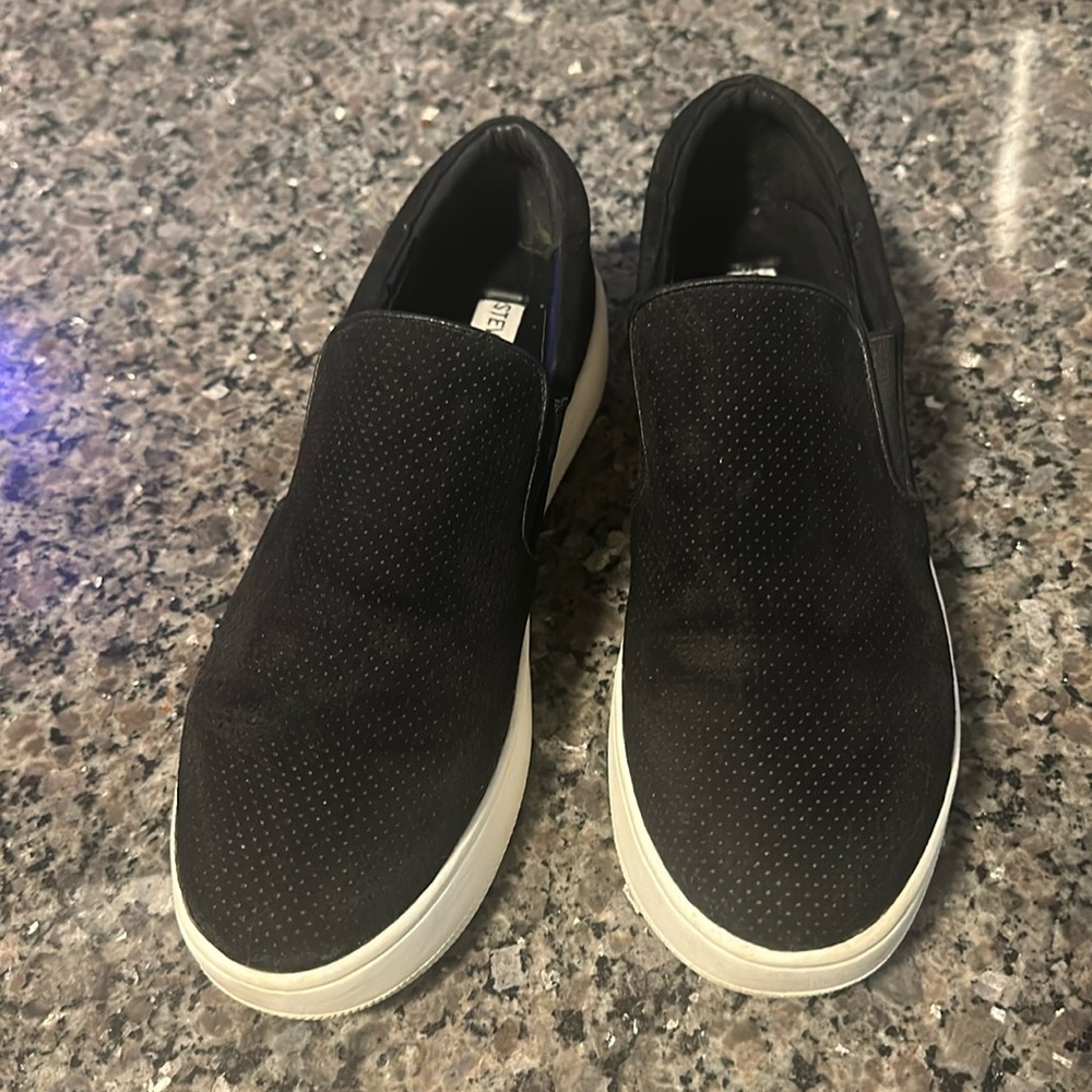 STEVE MADDEN Platform Slip On Sneakers Size 9